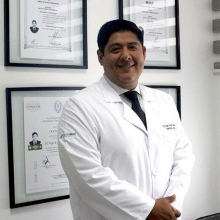 Ángel de Jesús Ojeda Reyes, Ortopedista Puebla
