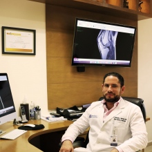 Christopher Manrique Avila, Ortopedista Monterrey