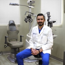 Julio Hernández Camarena, Oftalmólogo Nuevo Leon
