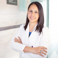Angélica D. Bravo Pérez, Oftalmólogo Puebla