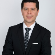 Raúl Pérez Cerezo, Cirujano plástico Ciudad de México