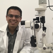 David Alberto Linares Rivas Cacho, Oftalmólogo Cuauhtémoc