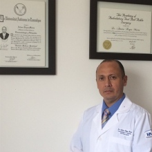 Arturo Reyes Mares, Ortopedista León