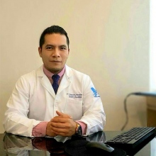 Alejandro Martínez Ramírez, Ortopedista Puebla