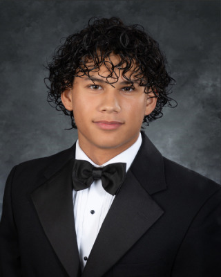 Peninsula Catholic - Senior Picture Day at School August 7th