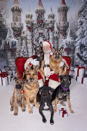 Santa at Cle K9 Unleashed 12/5/26