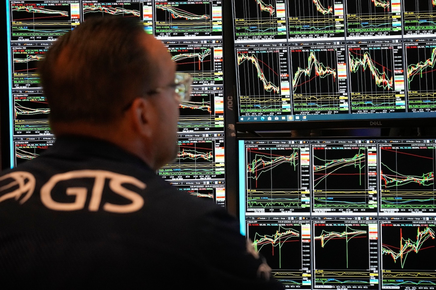 Nasdaq tumbles more than 2% in opening trading as global tech sell-off ...