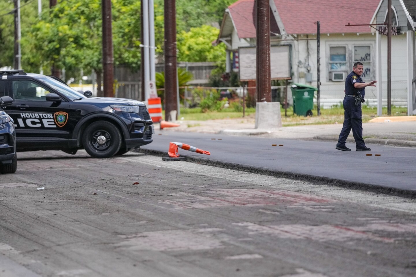 ICE officer fatally shoots man in Houston during attempted immigration ...