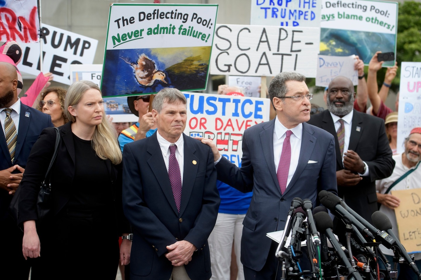 Reflecting Pool repairs could undermine case against former Olympian ...
