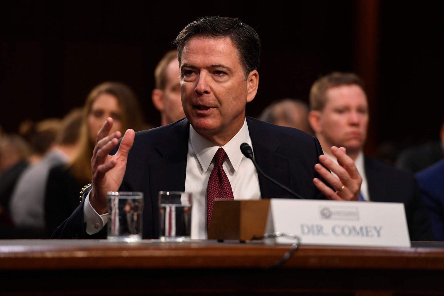 Justizministerium versucht, Verfahren gegen Comey und James ein Jahr nach ...