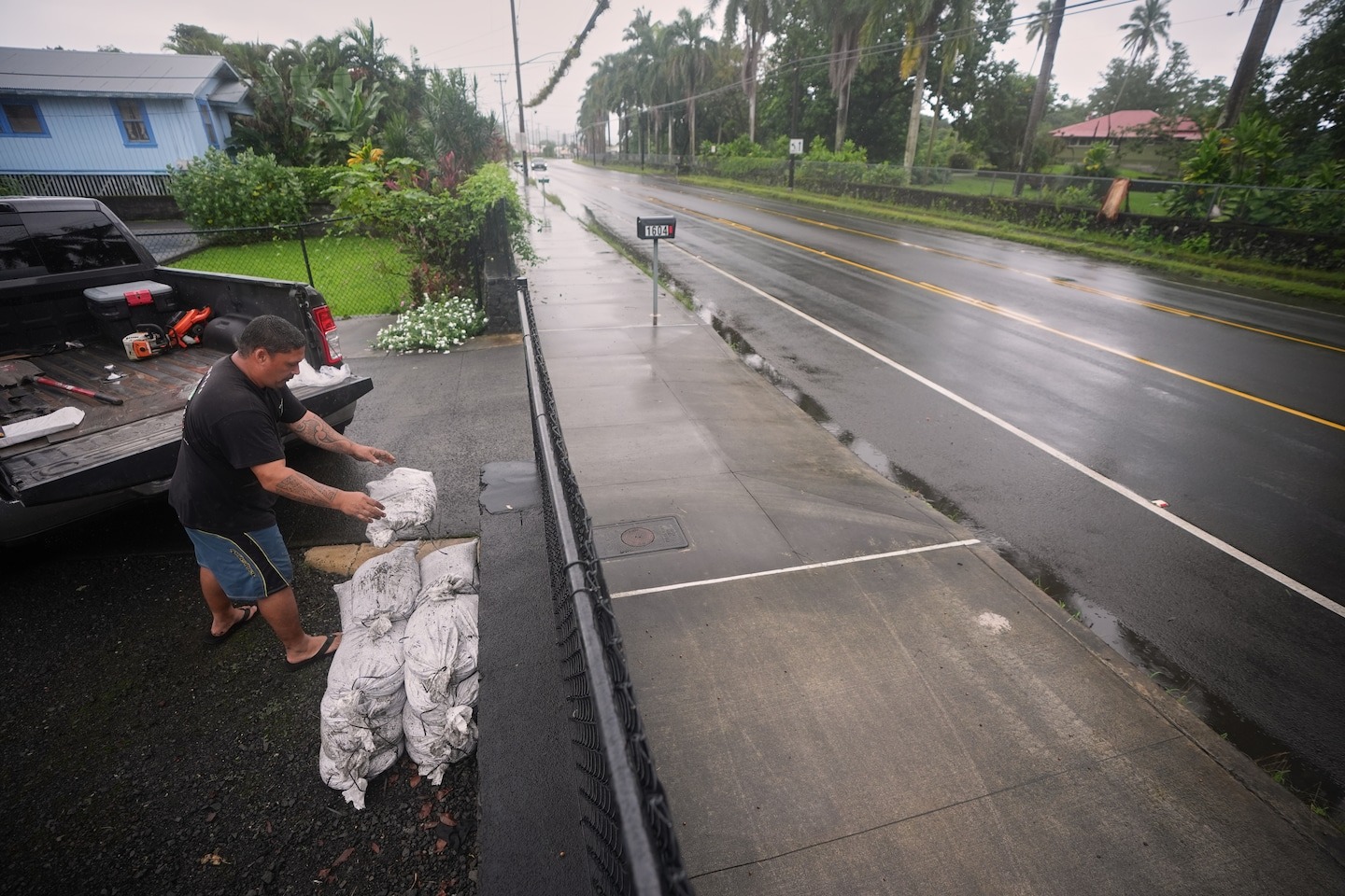 As Hurricane Nolo stalls near Hawaii’s Big Island, serious flooding likely