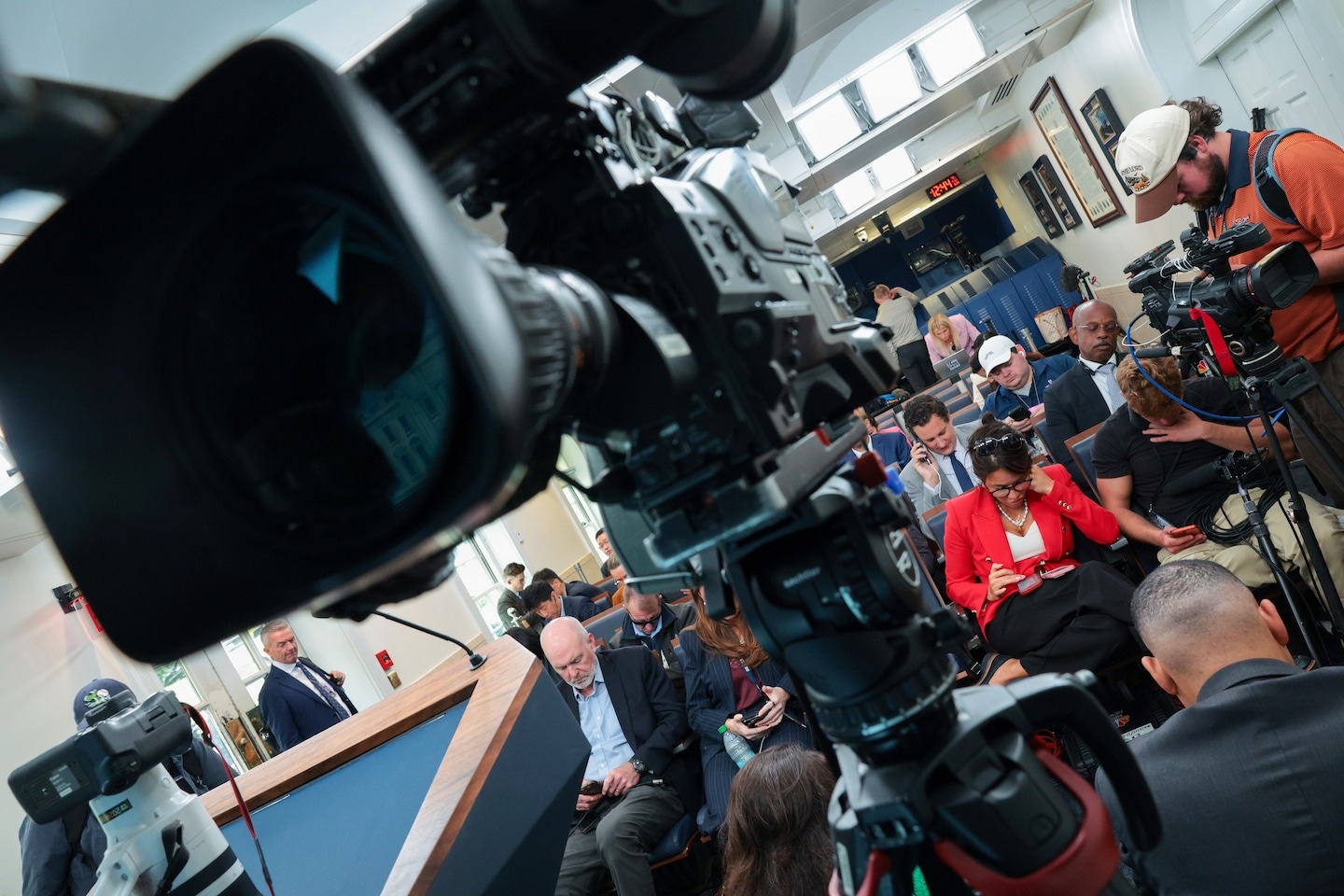 DOJ investigating five TV networks over White House pool coverage