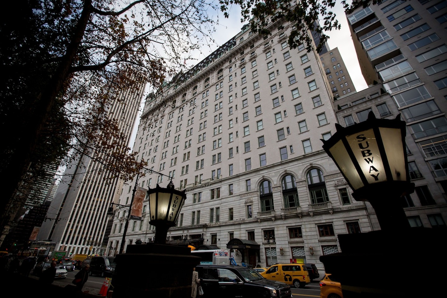 Das Plaza Hotel schließt für jahrelange Renovierungsarbeiten ...