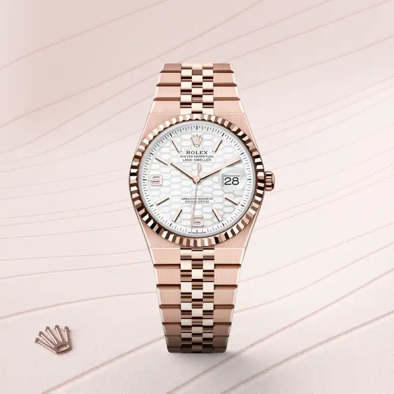 Rolex  in 18 kt Everose gold, M127235-0001 - Rolex Boutique Crystals