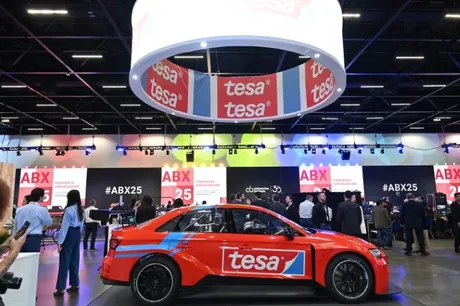 Carro em exposição no ABX25