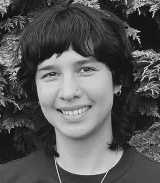 Gillian Epp - Cello and Strings Instructor at South Island Studio