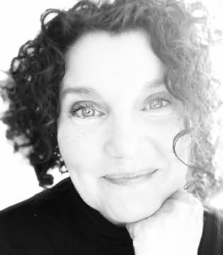 Susan Seale – Piano Instructor at South Island Studio