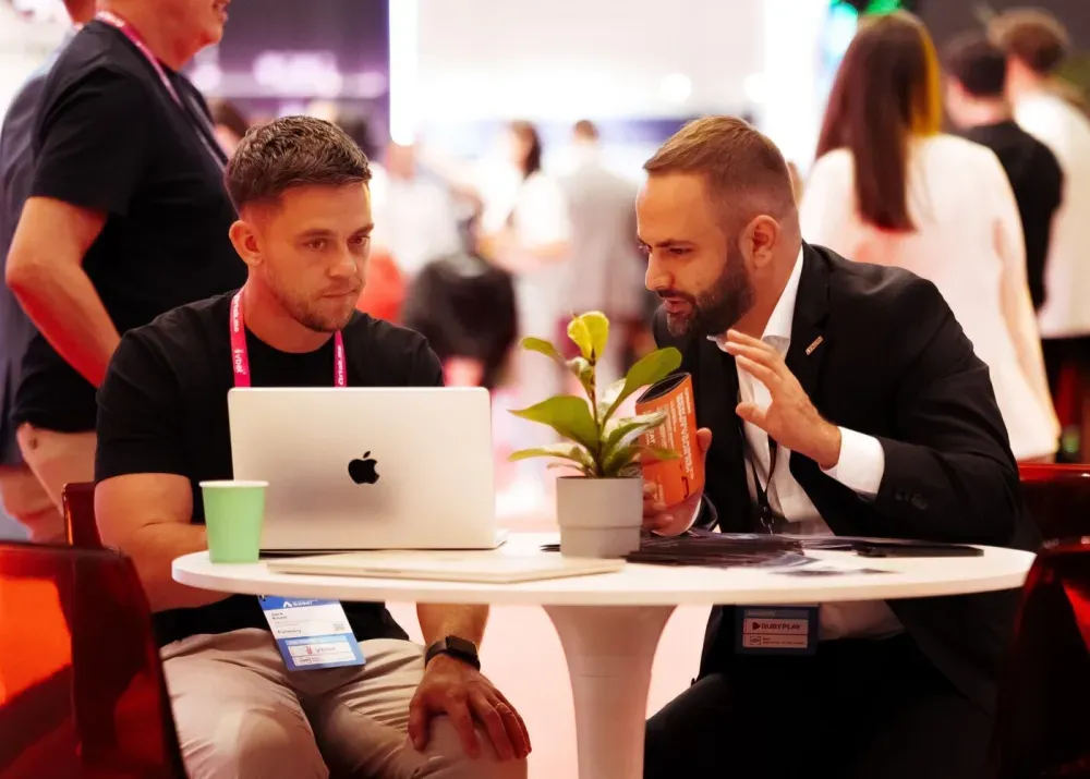 Lynon colleagues working together