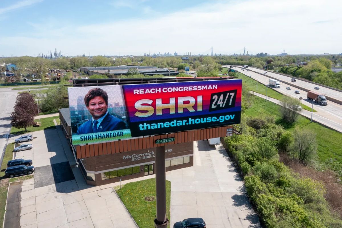 Photo of a Shri Thanedar billboard