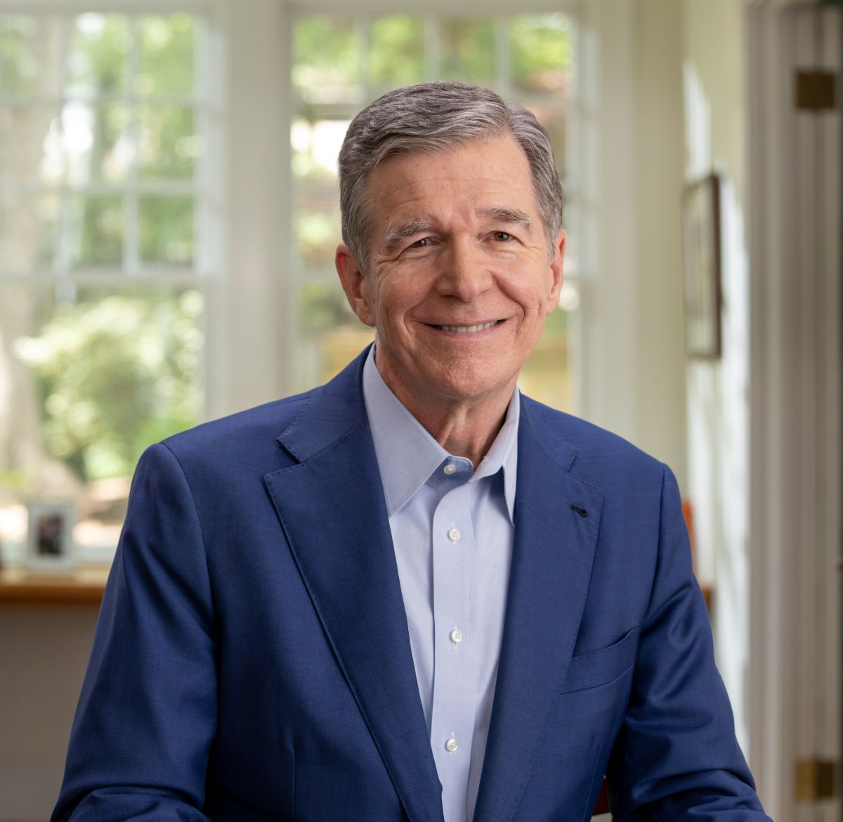 A picture of Roy Cooper.