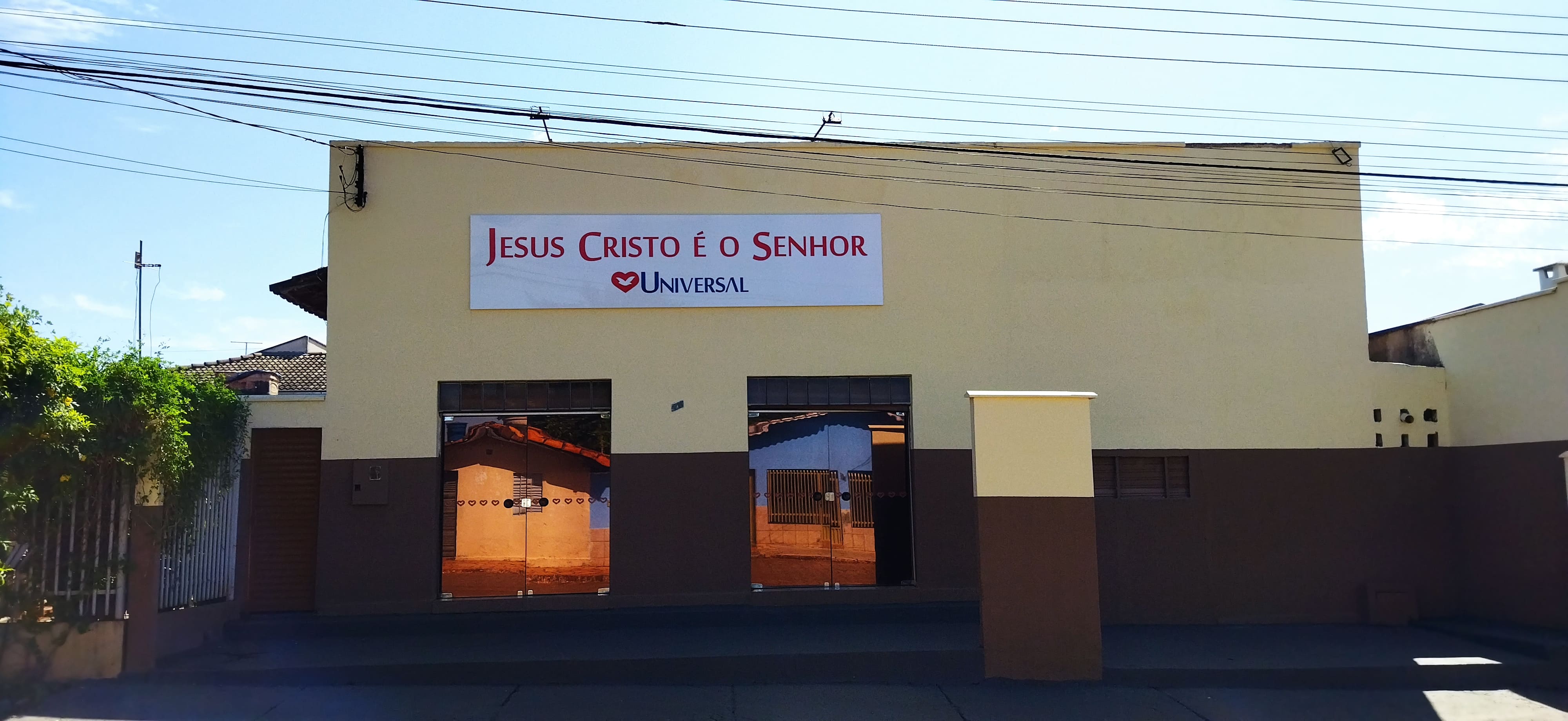 Igreja Universal CATURAI - R.Osvaldo Maia N°216 Centro Caturai, 216 - Centro, Caturaí - Goiás  - 75430000 - Brasil