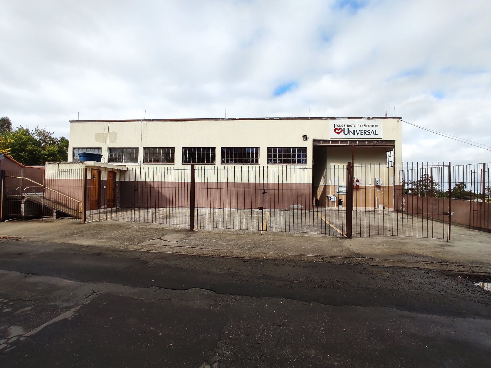 Igreja Universal BUTUJURU - Rua Frei Atanásio Maatman, 578 - Botujuru , Mogi Das Cruzes - São Paulo  - 08840215 - Brasil