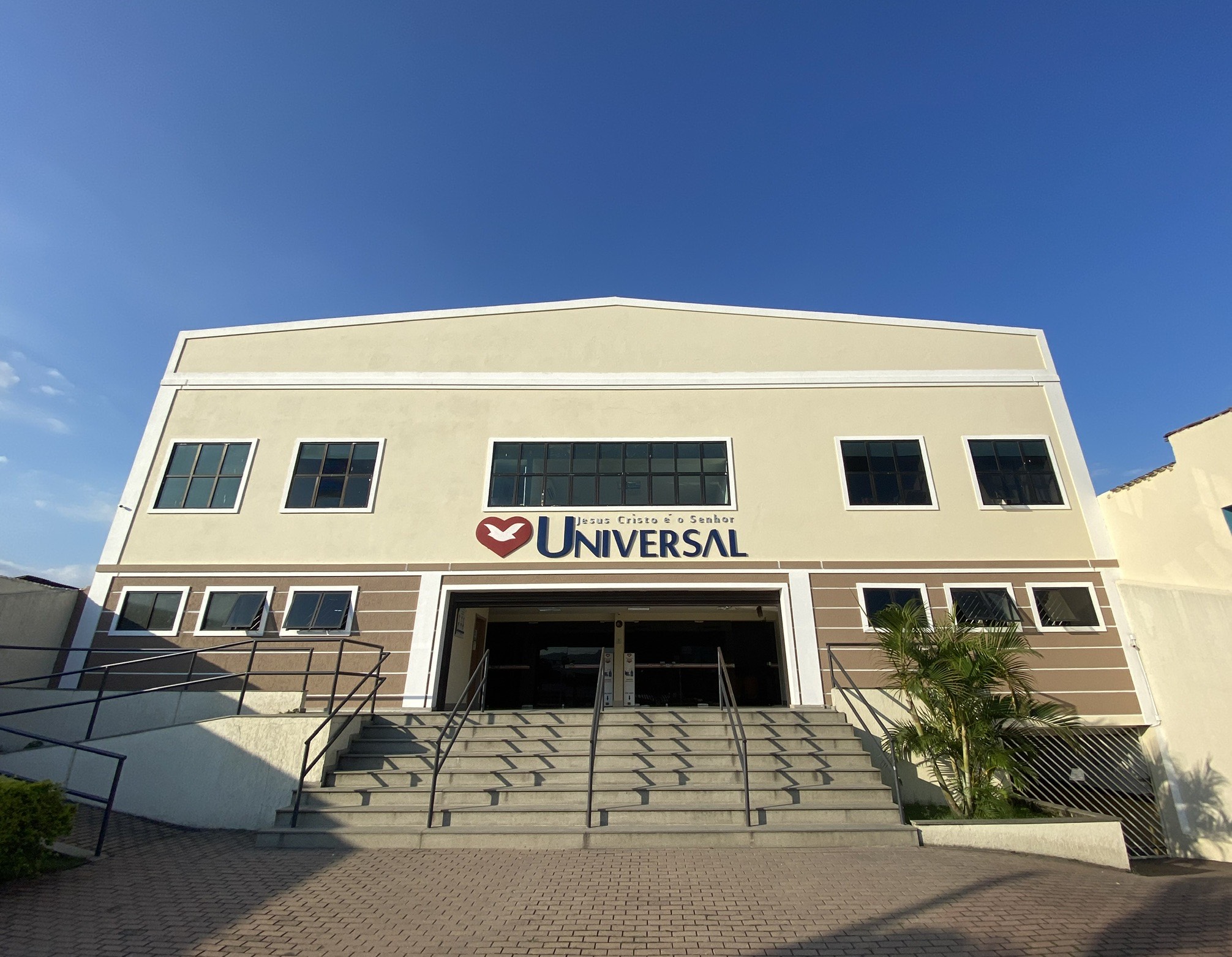 Igreja Universal MORRO AGUDO - Rua Presidente Vargas, 240 - Comendador Soares, Nova Iguaçu - Rio de Janeiro  - 26280-420 - Brasil, 240 - Comendador Soares Nova Iguaçu - Rio de Janeiro - Brasil