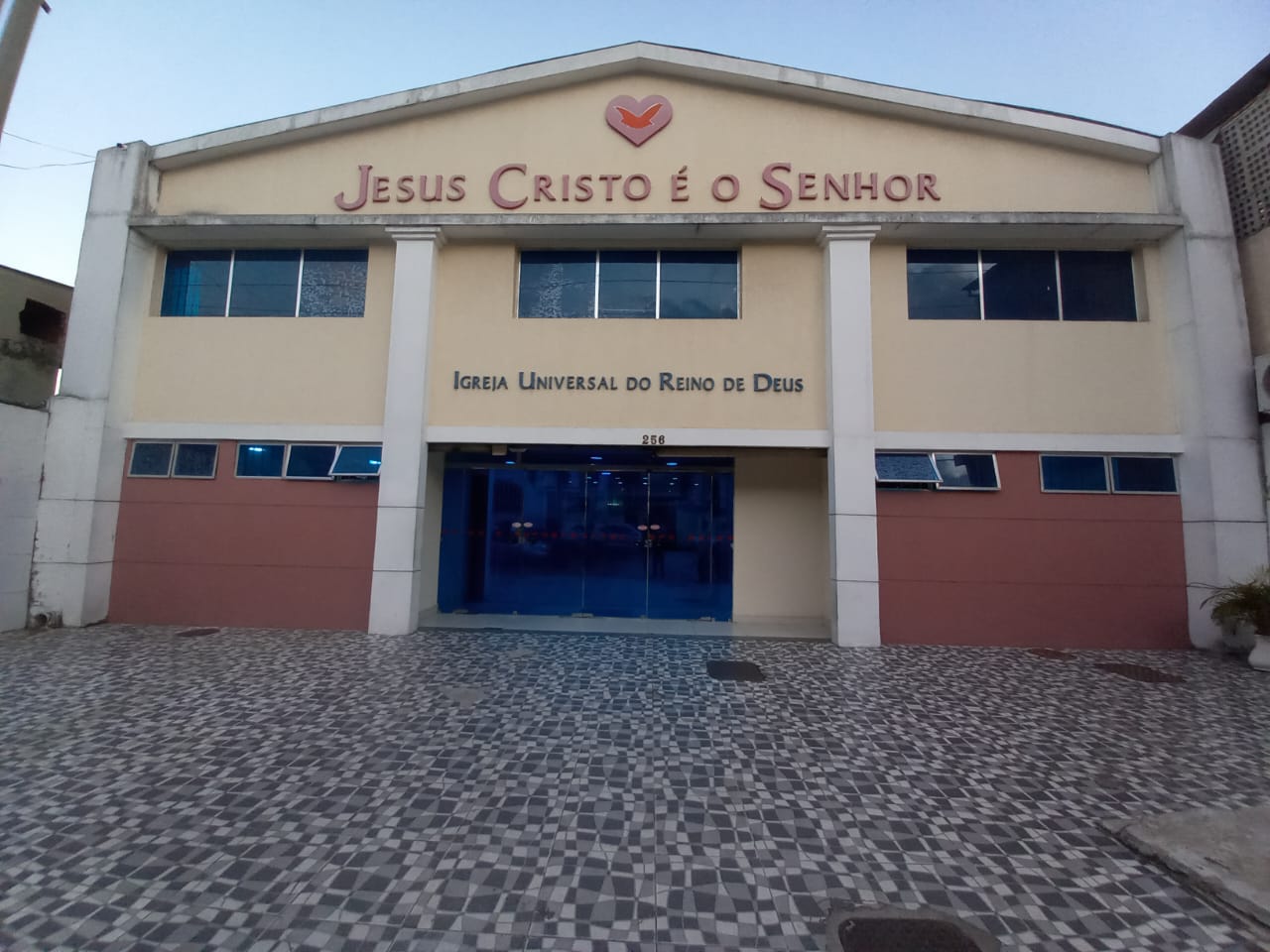 Igreja Universal EDEM I - Avenida Doutor Délio Guarana, 256 - Éden, São João de Meriti - Rio de Janeiro  - 25545-100 - Brasil, 256 - Éden São João de Meriti - Rio de Janeiro - Brasil