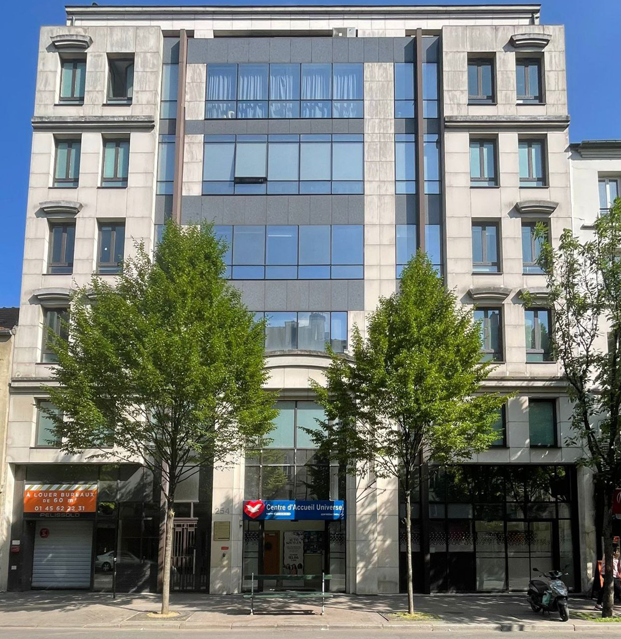 Igreja Universal PARIS - Rue du Faubourg Saint Martin, 254 - Paris, Paris - Île-de-France  - 75010 - França, 254 - Paris Paris - Île-de-France - França