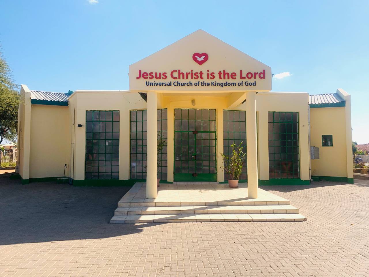 Igreja Universal BLOCK 9 - Chosoraga Road, Plot 50760 - Block 9, Block 9 - Gaborone  - 00000 - Botswana, Plot 50760 - Block 9 Block 9 - Gaborone - Botswana