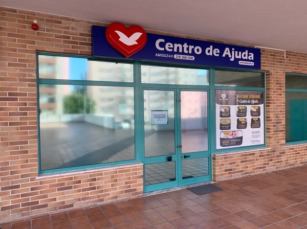 Igreja Universal CARREGADO - Pracata Tristão Vaz Teixeira, Loja, 2 - Carregado, Carregado - Lisboa  - 2580-485 - Portugal