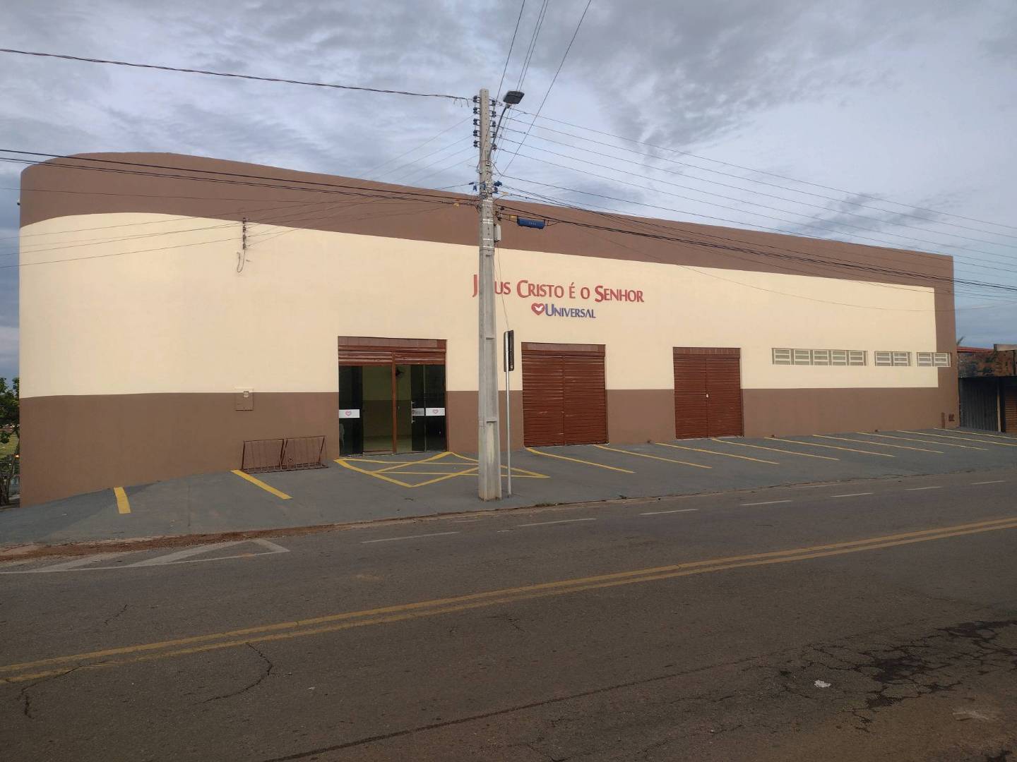 Igreja Universal J K - Avenida Anderson Clayton, 895 - Eldorado, Anápolis - Goiás  - 75115390 - Brasil, 895 - Eldorado Anápolis - Goiás - Brasil