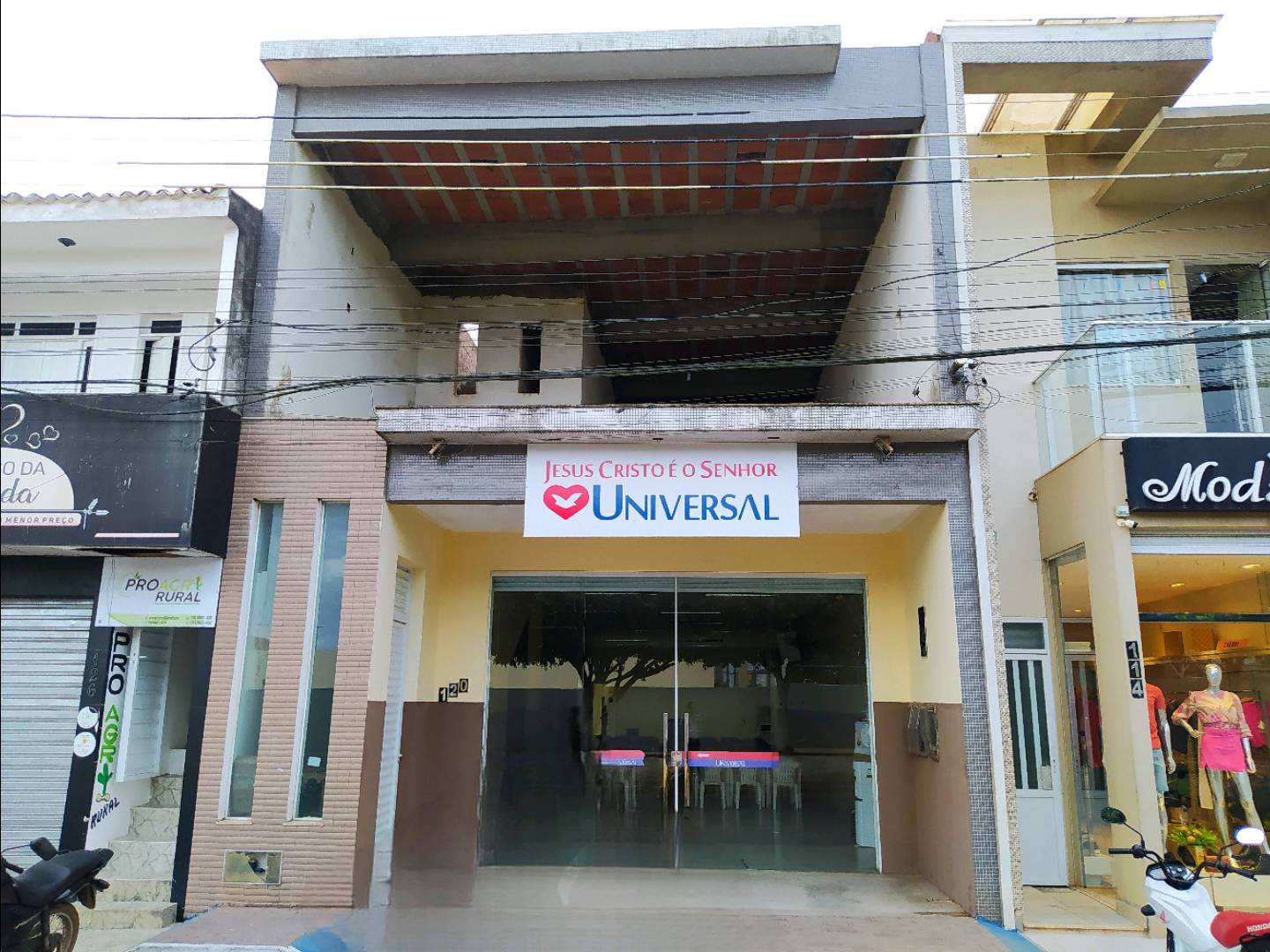 Igreja Universal CARIRA - Avenida, Aroaldo Chagas , 120 - Centro , Carira - Sergipe  - 49550000 - Brasil