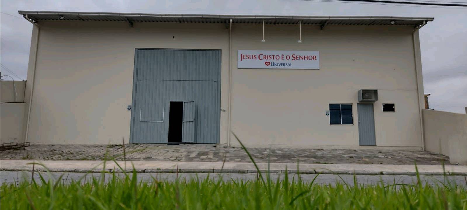 Igreja Universal ESPINHEIROS - Avenida Paulo Cantidio da Silva, 245 - Santa Regina, Itajaí - Santa Catarina  - 88317500 - Brasil, 245 - Santa Regina Itajaí - Santa Catarina - Brasil