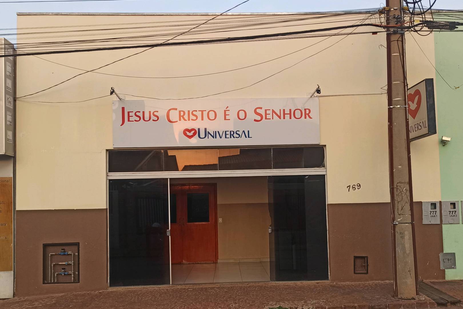 Igreja Universal PRATA - Rua: João Almeida Macedo , 769 - Centro , Prata - Minas Gerais  - 38140000 - Brasil