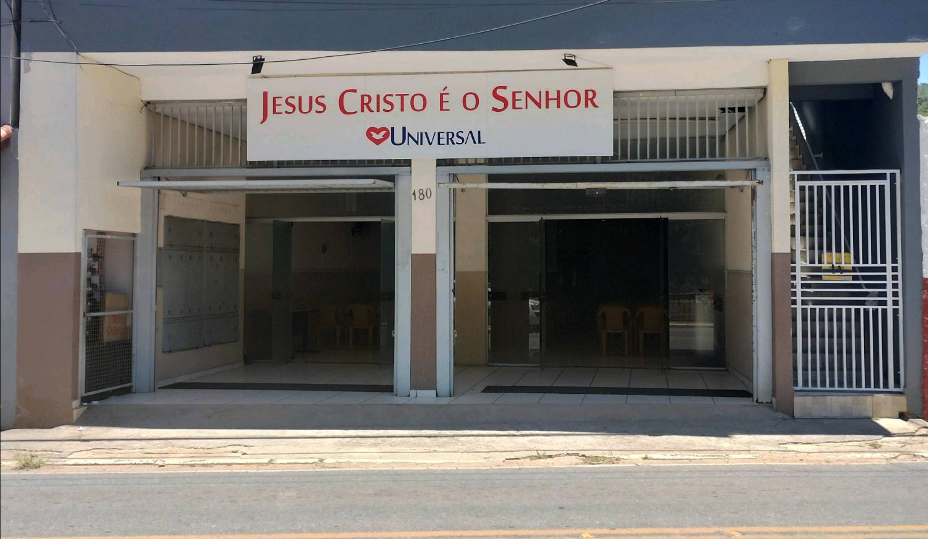 Igreja Universal PARAIBUNA - Avenida Carlos Guimarães , 180 - Centro, Paraibuna - São Paulo  - 12260-000 - Brasil, 180 - Centro Paraibuna - São Paulo - Brasil