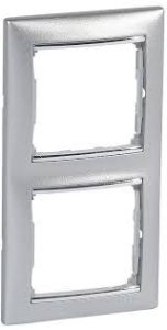 LEGRAND VALENA ALÜMİNYUM/GÜMÜŞ BANTLI İKİLİ DİKEY ÇERÇEVE