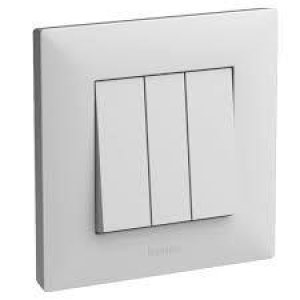 LEGRAND 768103 RAVENTİ BEYAZ ÜÇLÜ ANAHTAR  (ÇERÇEVESİZ)