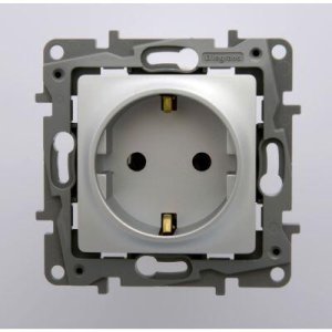 LEGRAND 767215 SALBEİ ALÜMİNYUM ÇOCUK KORUMALI TOPRAKLI PRİZ