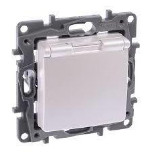 LEGRAND 767918 SALBEİ İNCİ BEYAZI KAPAKLI TOPRAKLI PRİZ