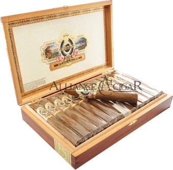 Ashton ESG, 23 Year Salute Robusto 