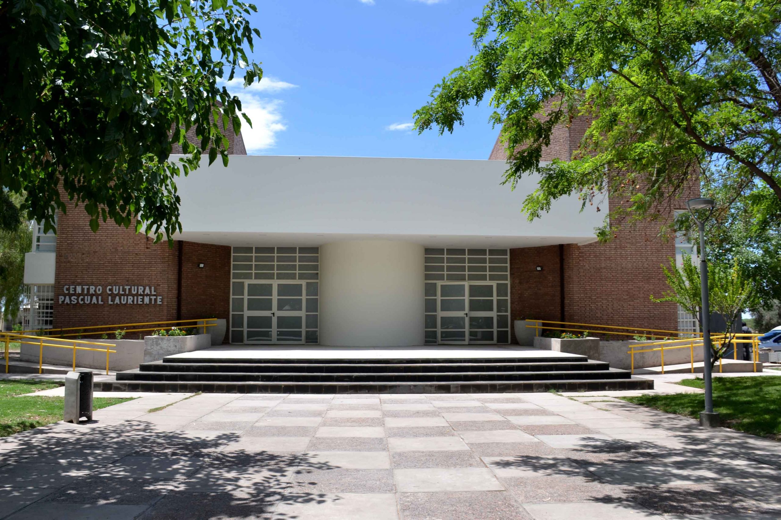 Centro Cultural Pascual Lauriente