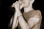 <a href='/fugazi_live_series/washington-dc-usa-81301'>Fort Reno, Washington, DC 8/13/01 - Photo © by Sarah Bryen</a>