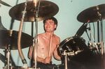<a href='/fugazi_live_series/washington-dc-usa-122988'>Fugazi, Wilson Center, Washington D.C. 12/21/1988 - Photo ©️ Andy Duvall</a>