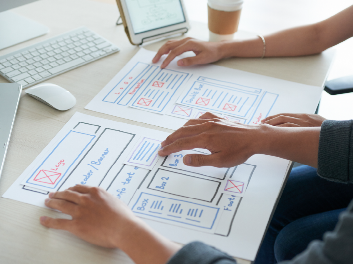 5 sticky notes with some questions that people have in mind for no-code websites