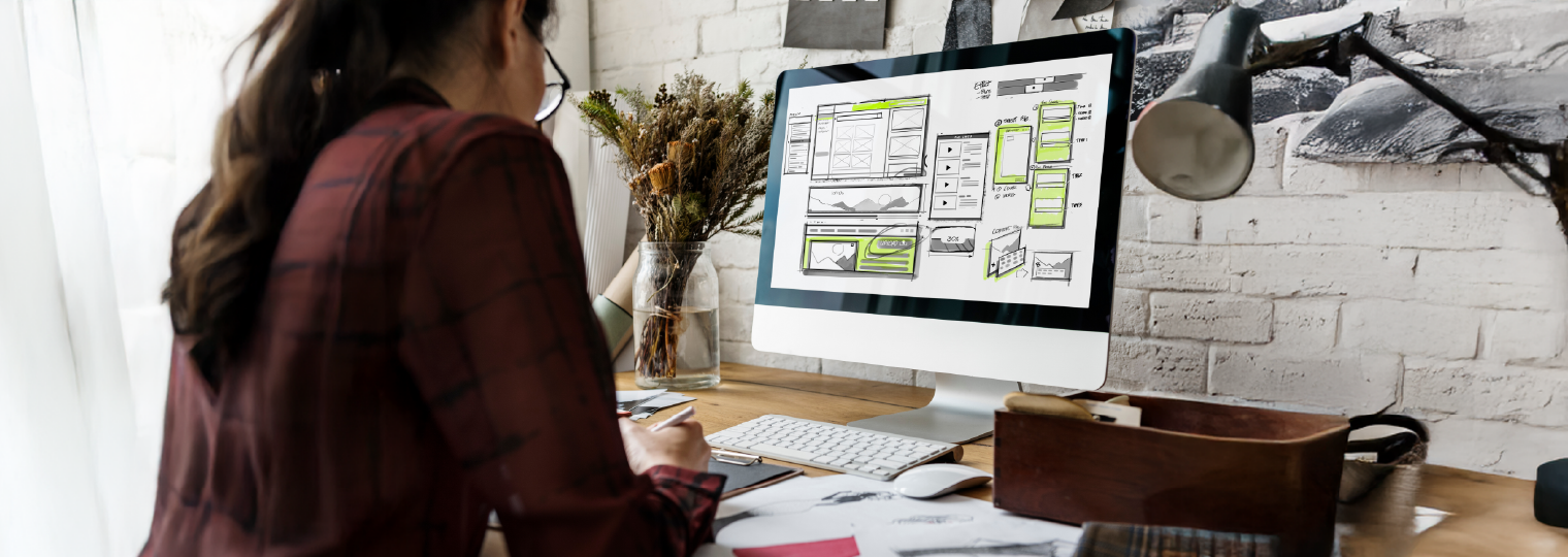 5 sticky notes with some questions that people have in mind for no-code websites