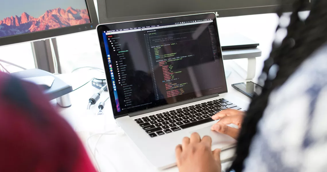 Svelte vs Vue: Pros, Cons, and Real-World Use Cases