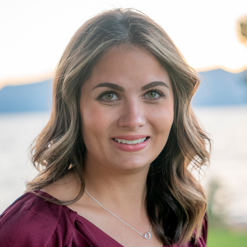 Rachel's headshot