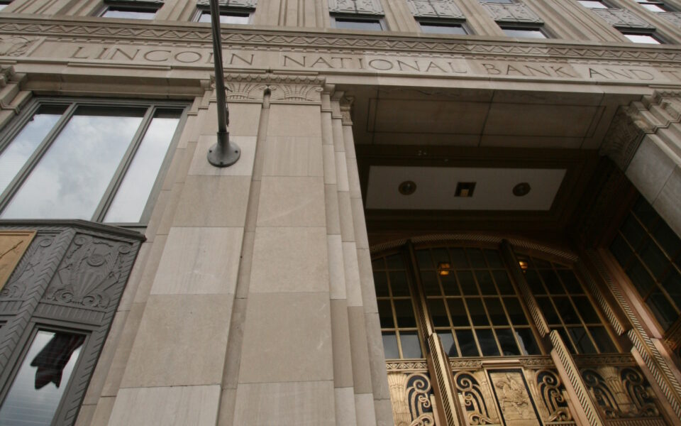 Lincoln Tower Fort Wayne IN Entrance 8486