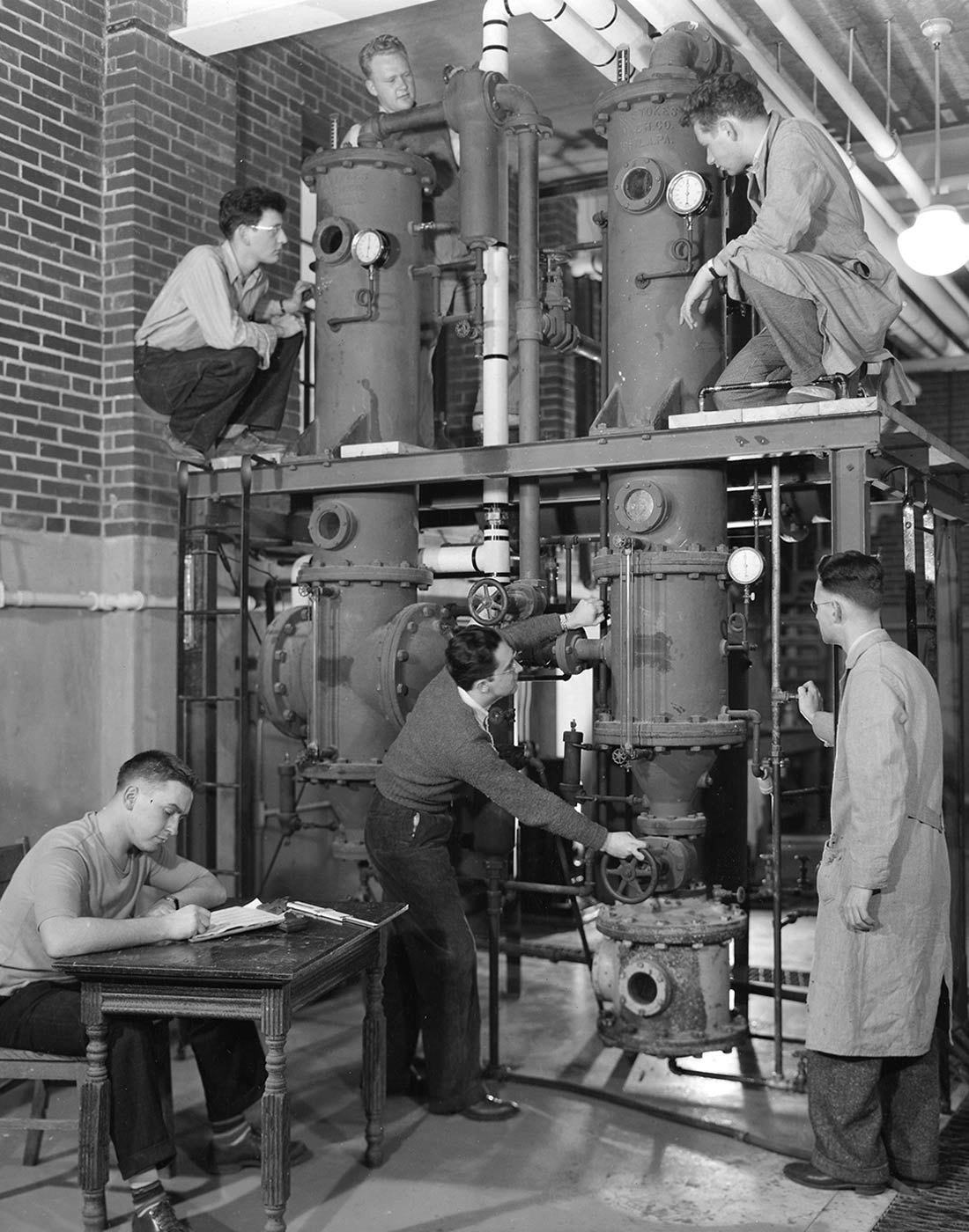 Vintage photograph of engineering students Vintage photograph of Bucknell engineering students